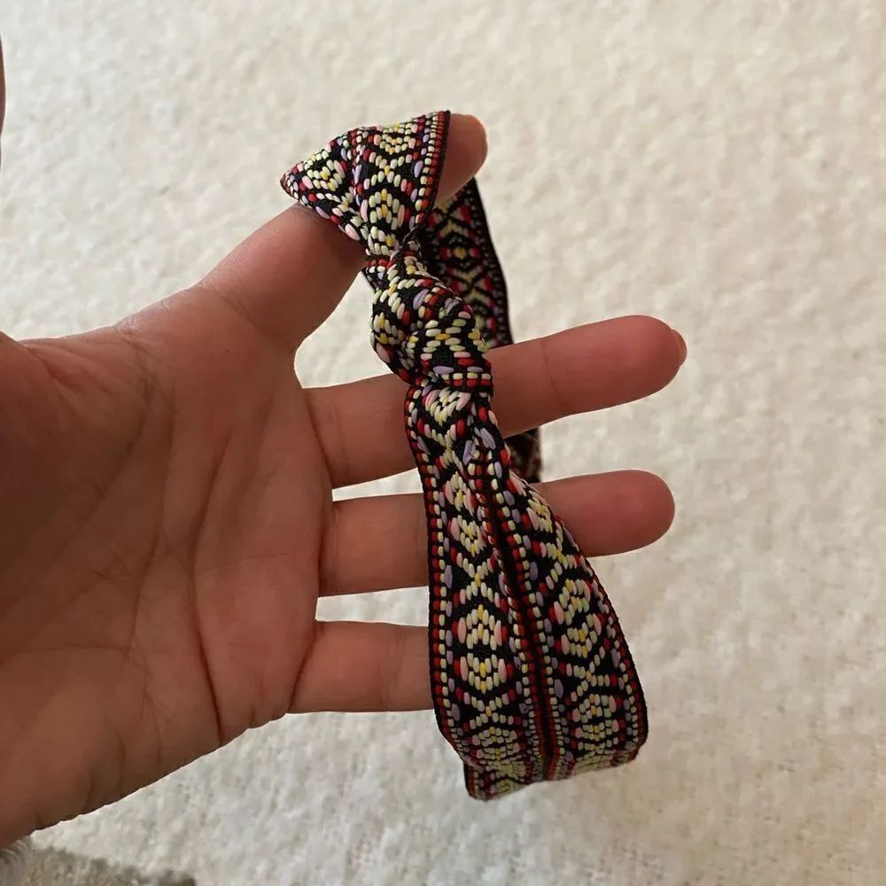 Aztec Print Headband with Knot Design - Picture 2 of 3